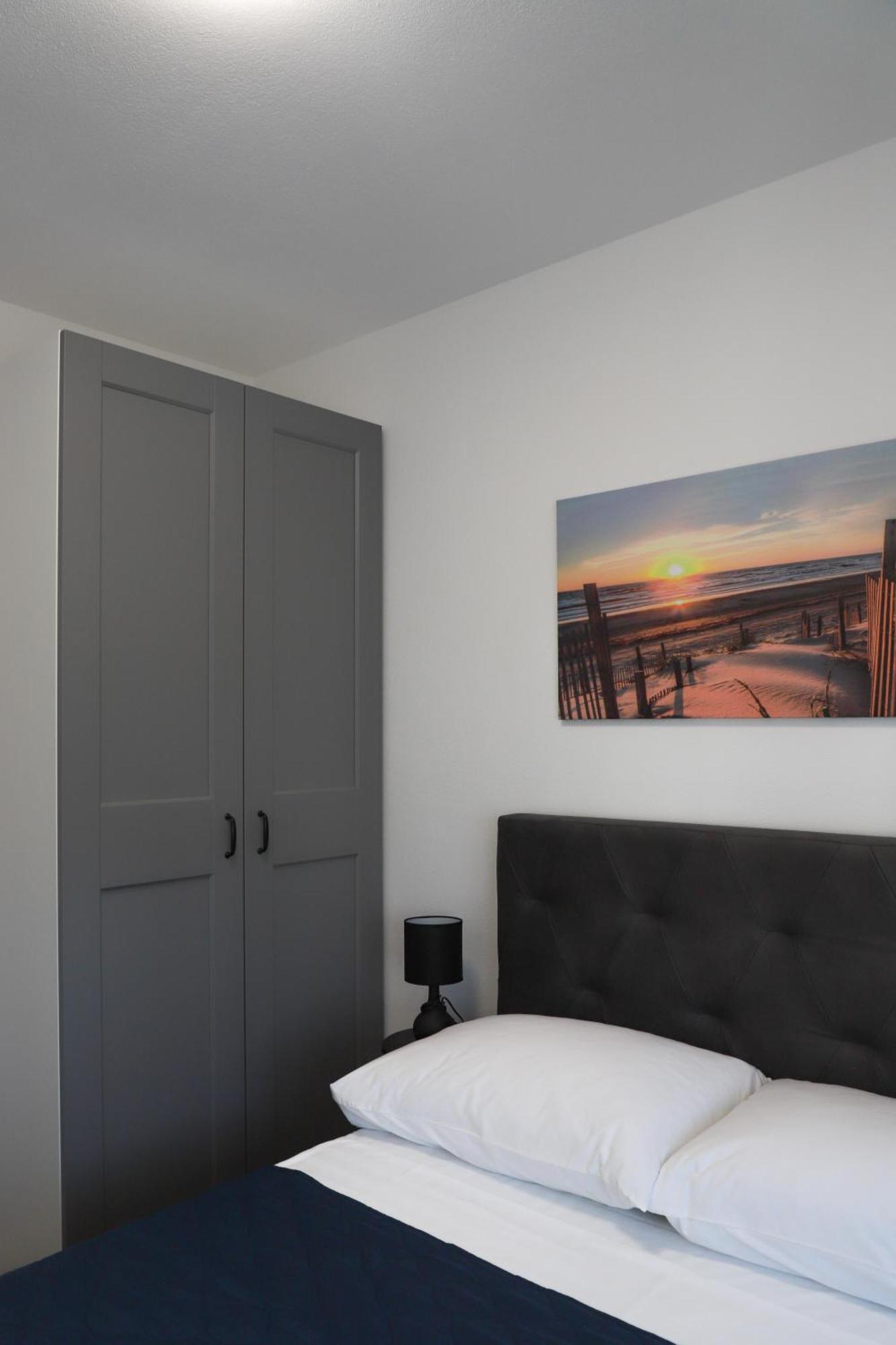 Holiday Apartments Ivano & Leo - Private Parking Задар Экстерьер фото