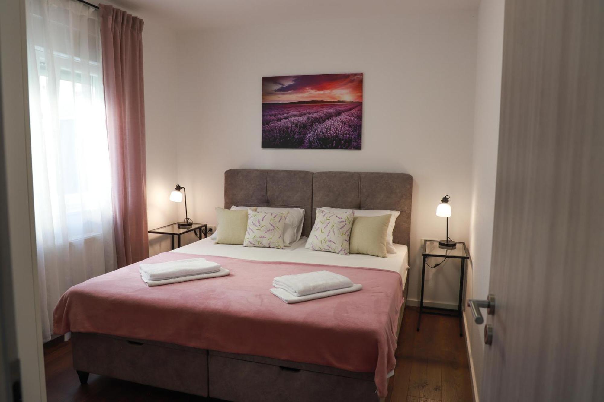 Holiday Apartments Ivano & Leo - Private Parking Задар Экстерьер фото