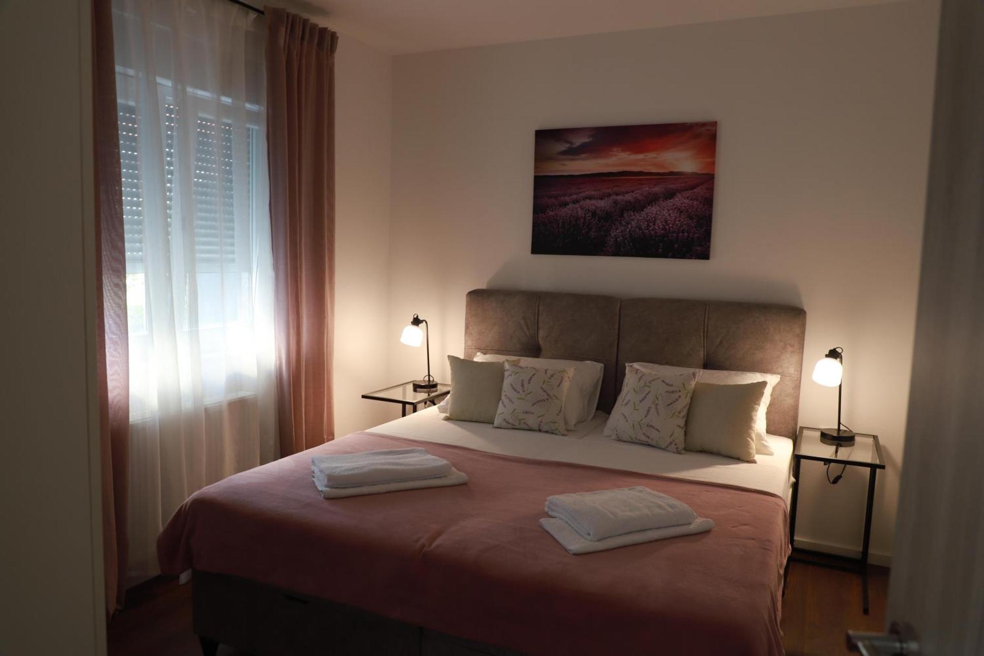 Holiday Apartments Ivano & Leo - Private Parking Задар Экстерьер фото