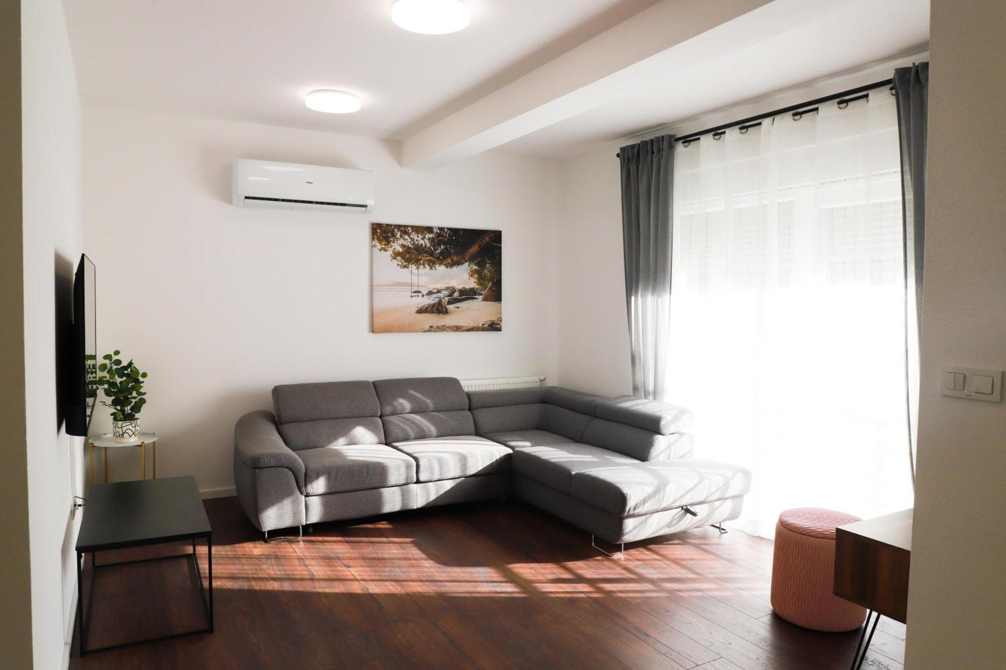 Holiday Apartments Ivano & Leo - Private Parking Задар Экстерьер фото