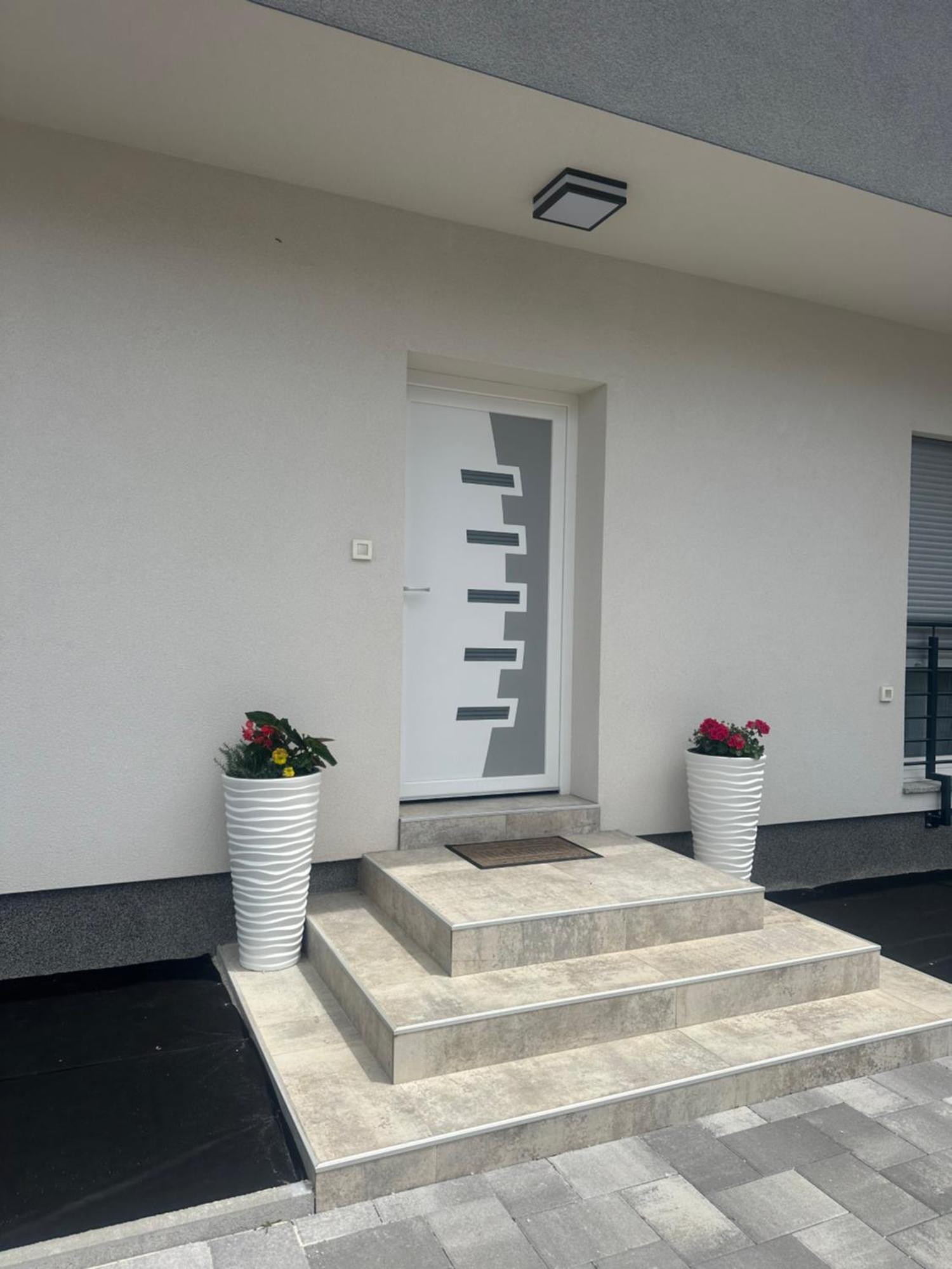 Holiday Apartments Ivano & Leo - Private Parking Задар Экстерьер фото